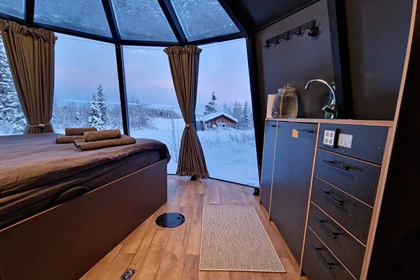 Aurora River Camp Glass Igloos
